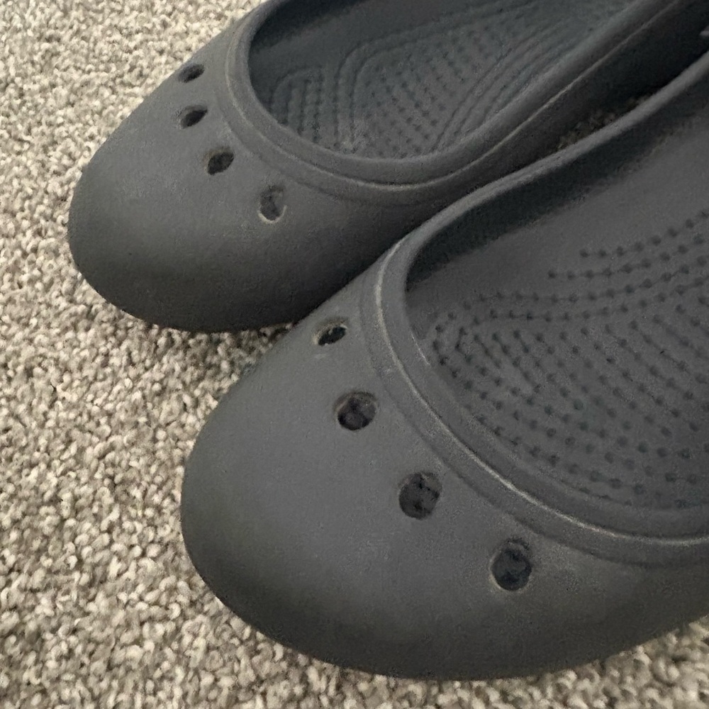Crocs Kadee Ballet Flats Black Rubber Slip-On Round Toe Women's Size 5 - Picture 8 of 9